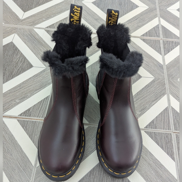 New! Doc Martens Leonore Faux Fur Lined Chelsea Boots Oxblood Color Size 6 - Picture 3 of 13
